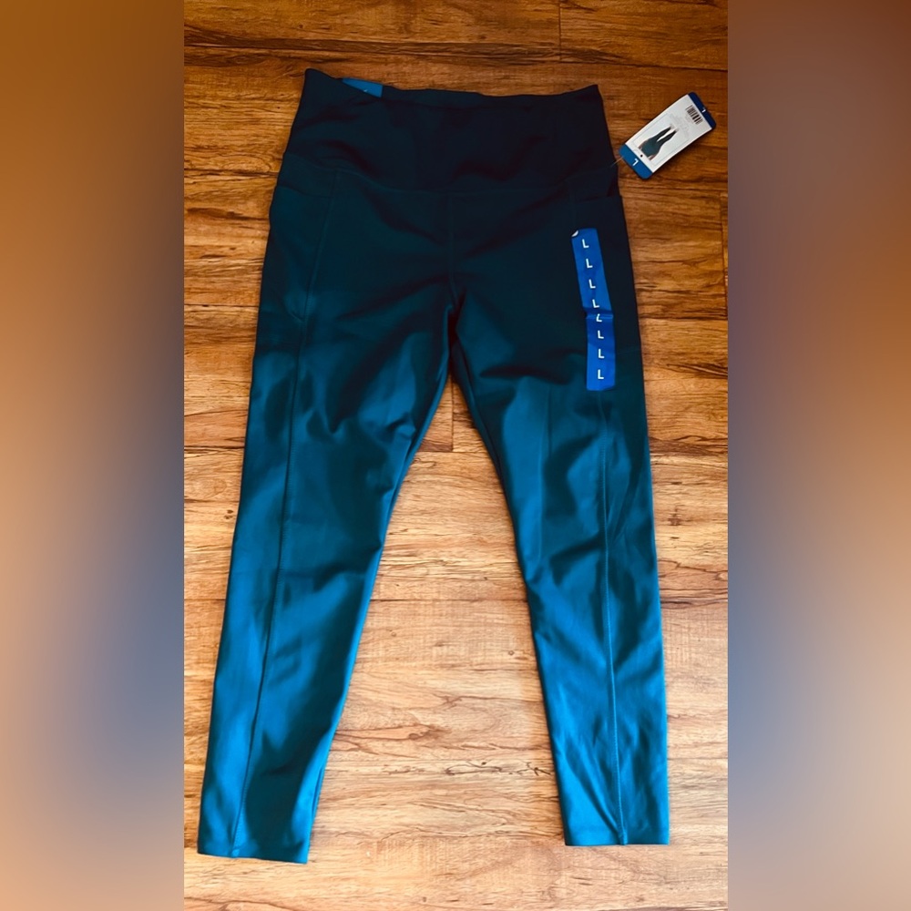 Danskin Ladies' High Rise Bonded 7/8 Legging with Two Side Pockets green large